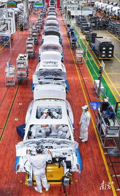 前7月广东消费增速加快,规上工业增加值同比增3.2%